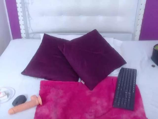 tiny-sarah1 from BongaCams is Freechat