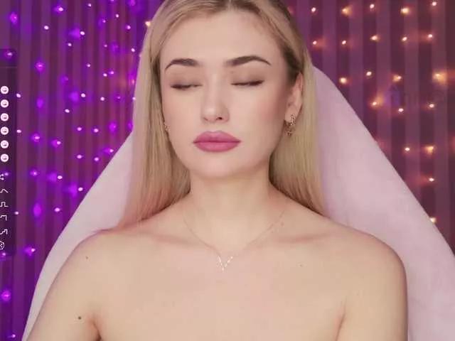 Girls free live sex cams: Check out the satisfaction of typing and cam2cam with our sensual livestreamers, who will teach you all about temptation and desires with their smoking hot physiques.