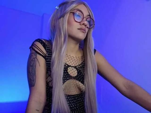 Girls free live sex cams: Check out the satisfaction of typing and cam2cam with our sensual livestreamers, who will teach you all about temptation and desires with their smoking hot physiques.