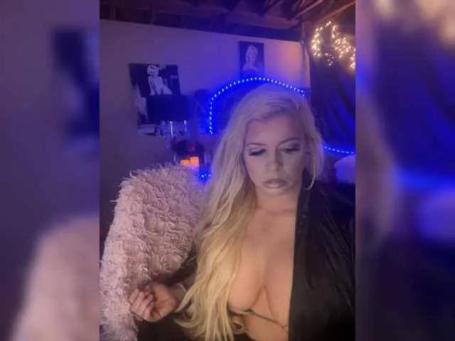 Girls free live sex cams: Check out the satisfaction of typing and cam2cam with our sensual livestreamers, who will teach you all about temptation and desires with their smoking hot physiques.