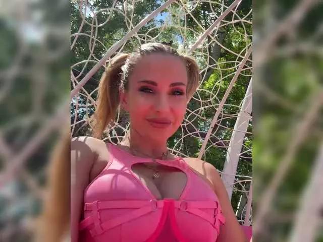 Girls free live sex cams: Check out the satisfaction of typing and cam2cam with our sensual livestreamers, who will teach you all about temptation and desires with their smoking hot physiques.