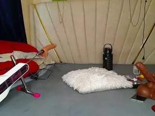 1sexy-love from CamSoda is Freechat