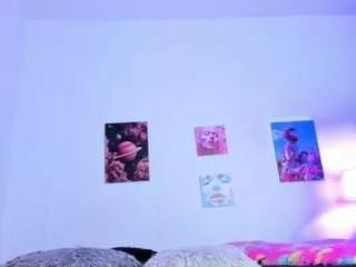 adelinee-18 from CamSoda is Freechat