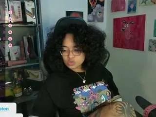 Photos of alesyahampton from CamSoda is Freechat