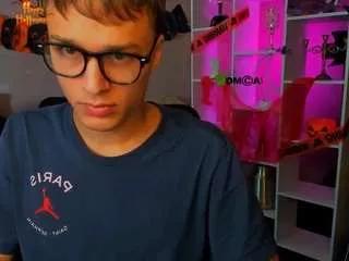 Girls free live sex cams: Check out the satisfaction of typing and cam2cam with our sensual livestreamers, who will teach you all about temptation and desires with their smoking hot physiques.