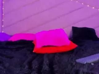 Girls free live sex cams: Check out the satisfaction of typing and cam2cam with our sensual livestreamers, who will teach you all about temptation and desires with their smoking hot physiques.