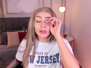 bombshellll from CamSoda is Freechat