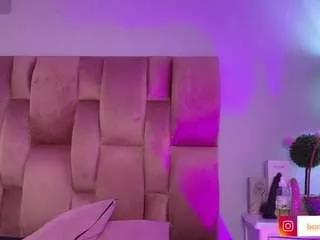 Girls free live sex cams: Check out the satisfaction of typing and cam2cam with our sensual livestreamers, who will teach you all about temptation and desires with their smoking hot physiques.