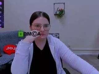 cherry-hugs from CamSoda is Freechat
