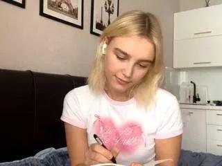 Photos of clairewilliams from CamSoda is Freechat