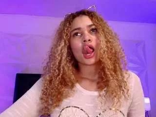 curly-marshall from CamSoda is Freechat