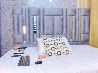 cutepetitee from CamSoda is Freechat