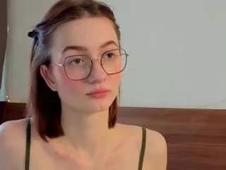 elvinabrowning from CamSoda is Freechat