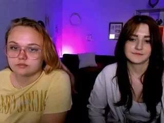 emma-rose55 from CamSoda is Freechat