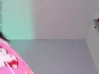 Girls free live sex cams: Check out the satisfaction of typing and cam2cam with our sensual livestreamers, who will teach you all about temptation and desires with their smoking hot physiques.