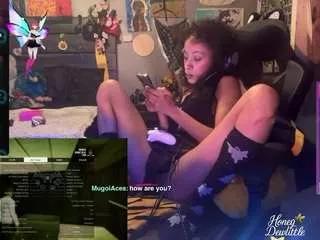 Girls free live sex cams: Check out the satisfaction of typing and cam2cam with our sensual livestreamers, who will teach you all about temptation and desires with their smoking hot physiques.