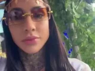 Girls free live sex cams: Check out the satisfaction of typing and cam2cam with our sensual livestreamers, who will teach you all about temptation and desires with their smoking hot physiques.