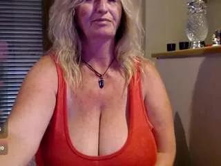 Girls free live sex cams: Check out the satisfaction of typing and cam2cam with our sensual livestreamers, who will teach you all about temptation and desires with their smoking hot physiques.