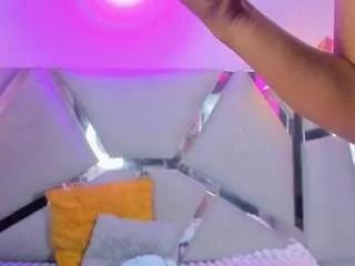 jennyts18 from CamSoda is Freechat