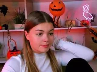 kira-vee from CamSoda is Freechat