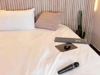 Photos of lararouss from CamSoda is Freechat