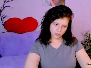 laura-queen from CamSoda is Freechat