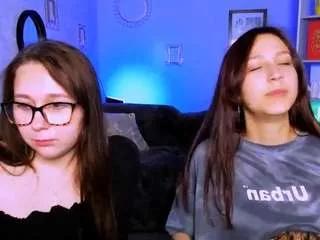 Photos of laura-queen from CamSoda is Freechat