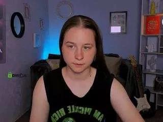 laura-queen from CamSoda is Freechat