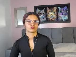 lolaavecassalt from CamSoda is Freechat