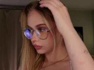 Girls free live sex cams: Check out the satisfaction of typing and cam2cam with our sensual livestreamers, who will teach you all about temptation and desires with their smoking hot physiques.