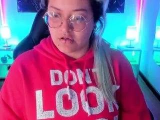 lucky-leah from CamSoda is Freechat