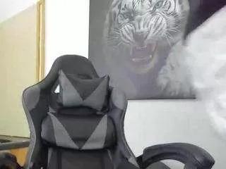 luke-09 from CamSoda is Freechat