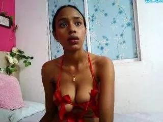 lulu-evanss from CamSoda is Freechat