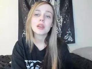 lunalovelyy from CamSoda is Freechat