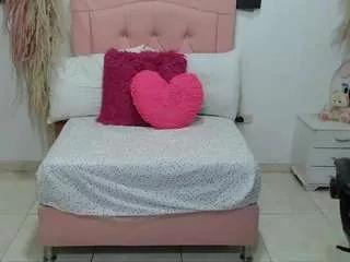 lunamiiaa from CamSoda is Freechat