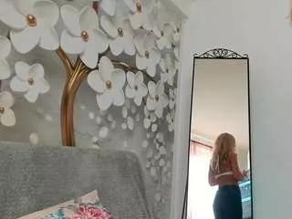 Girls free live sex cams: Check out the satisfaction of typing and cam2cam with our sensual livestreamers, who will teach you all about temptation and desires with their smoking hot physiques.
