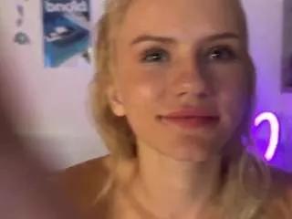 lxsundollyxl from CamSoda is Freechat