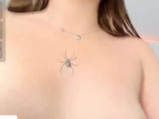 miahotdreams19 from CamSoda is Freechat