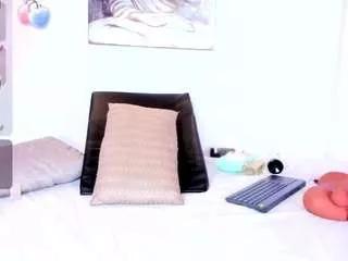 Girls free live sex cams: Check out the satisfaction of typing and cam2cam with our sensual livestreamers, who will teach you all about temptation and desires with their smoking hot physiques.