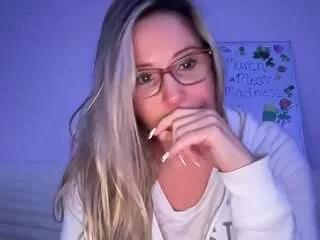Girls free live sex cams: Check out the satisfaction of typing and cam2cam with our sensual livestreamers, who will teach you all about temptation and desires with their smoking hot physiques.