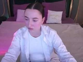 monamourr from CamSoda is Freechat
