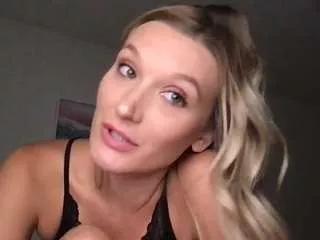 Photos of nancy-babe20 from CamSoda is Freechat