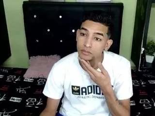 oliverttwink1 from CamSoda is Freechat