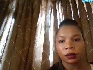 queenslender211 from CamSoda is Freechat