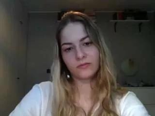 rosiejune from CamSoda is Freechat