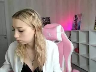 sara-peterson from CamSoda is Freechat