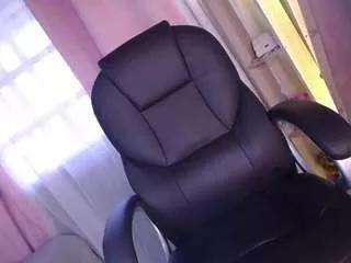 sarahh-foxx from CamSoda is Freechat