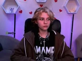 scarlet-bloom from CamSoda is Freechat