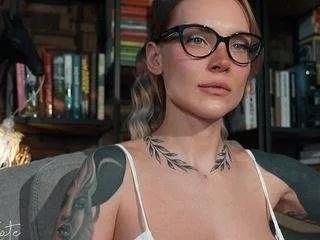 Girls free live sex cams: Check out the satisfaction of typing and cam2cam with our sensual livestreamers, who will teach you all about temptation and desires with their smoking hot physiques.