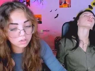 suzi-love from CamSoda is Freechat